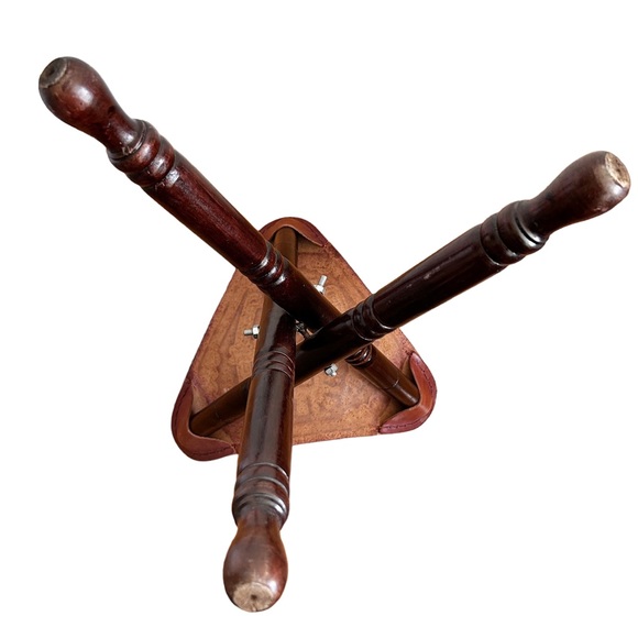 Vintage Handcrafted Mexican Leather Saddle Seat Folding Tripod Camping Stool - Picture 8 of 13